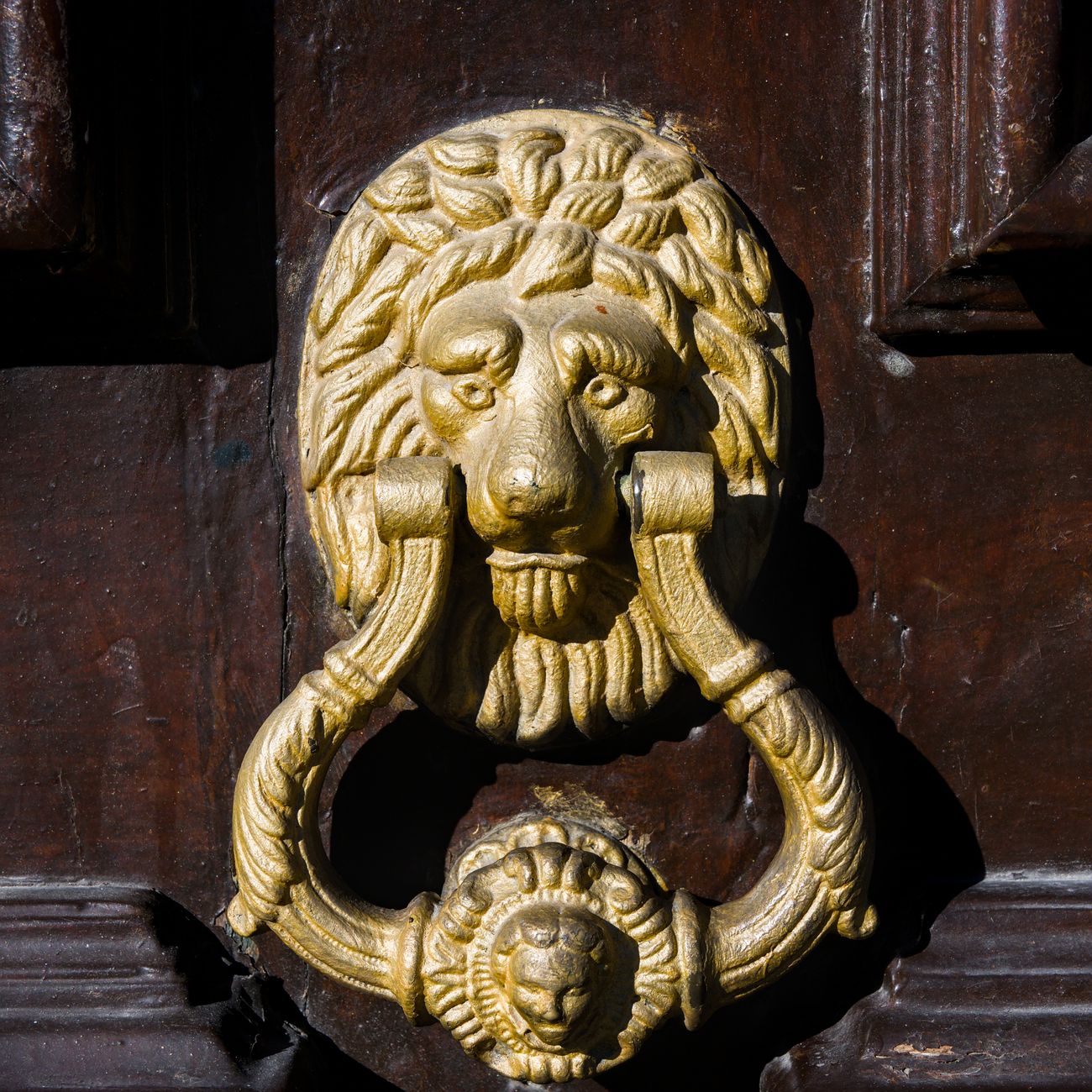 Detail mosadzného kovania