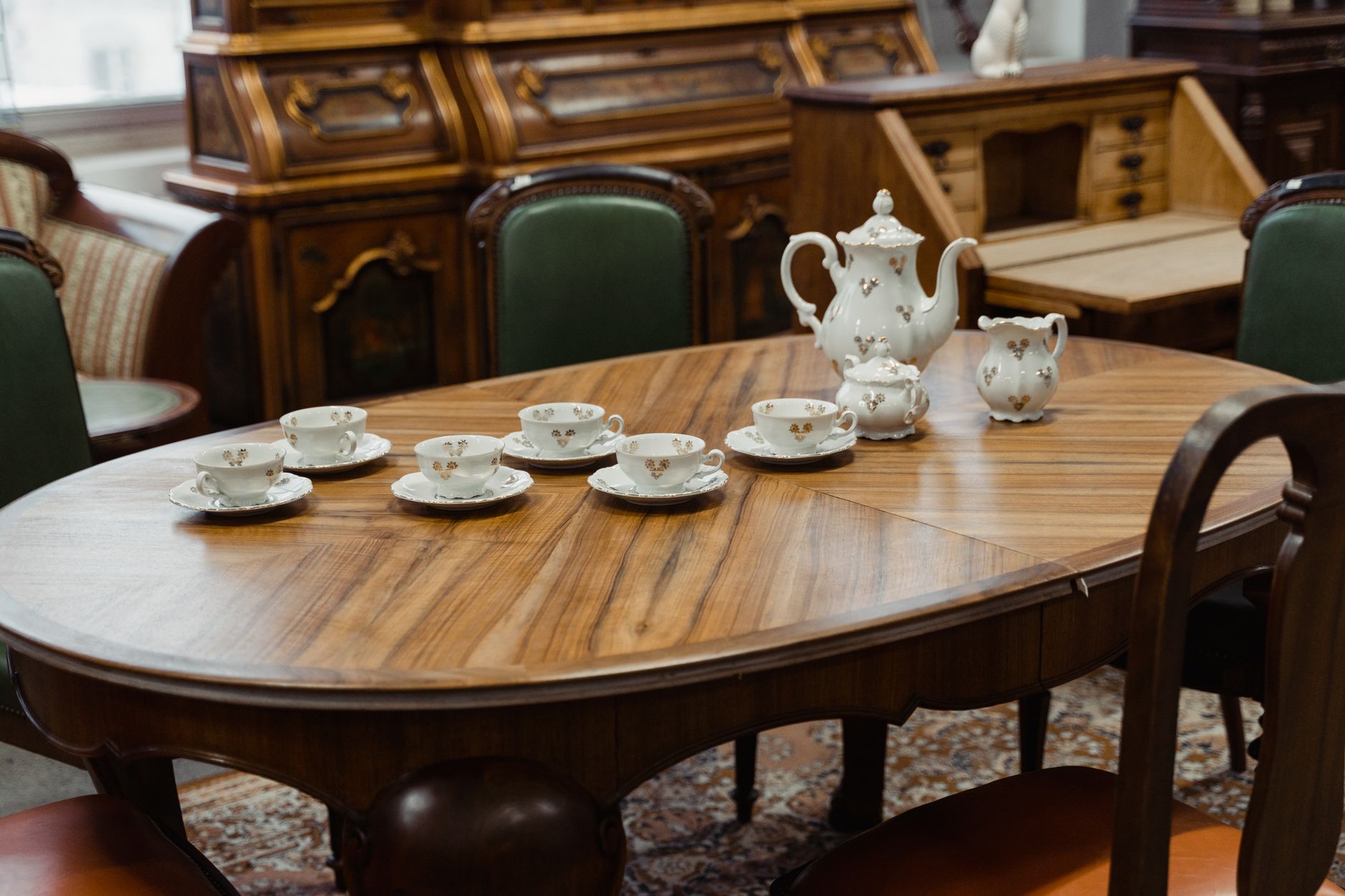 Jedálenský set, 6 stoličiek — pred reštaurovaním